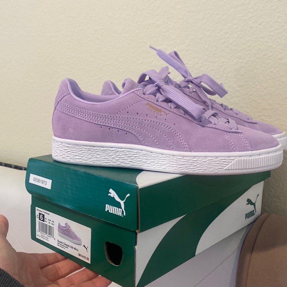 Purple women pumas classic suede size 6